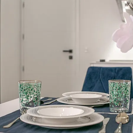 Deluxe Antonio プーラ