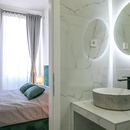 Deluxe Antonio * プーラ