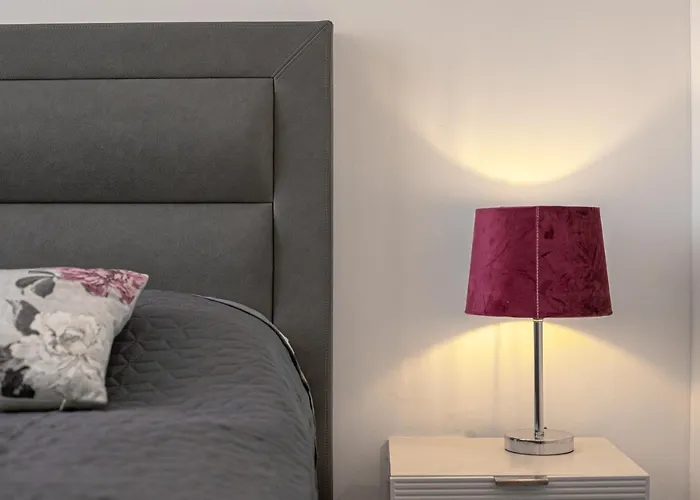 Deluxe Antonio * بولا