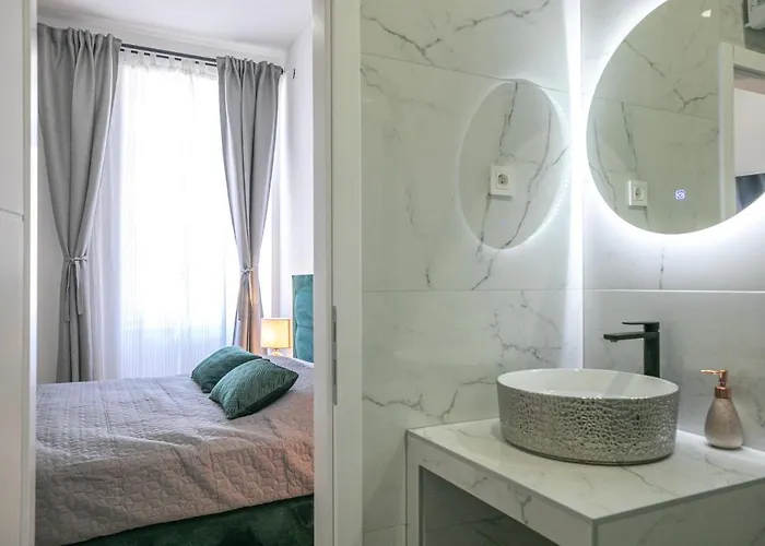 Deluxe Antonio * بولا