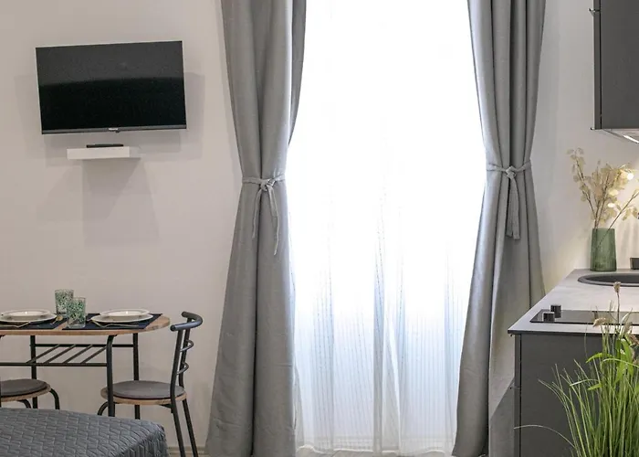 Deluxe Antonio بولا