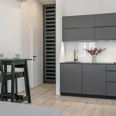 Deluxe Antonio * Pula