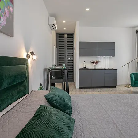 Deluxe Antonio * Пула