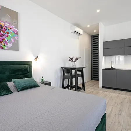 Deluxe Antonio Apartment *