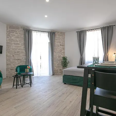 Deluxe Antonio Апартаменти