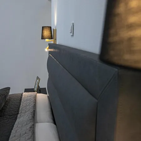 Deluxe Antonio * Pula