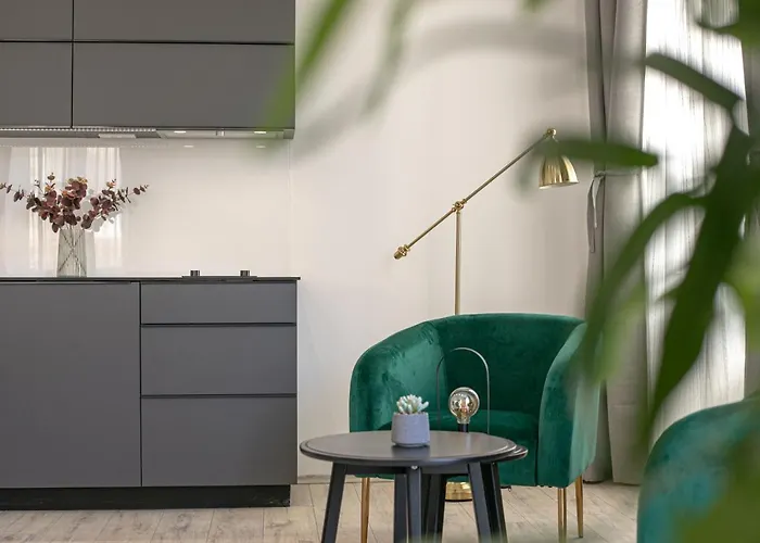 Deluxe Antonio * פולה