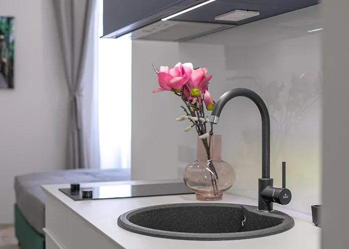 Deluxe Antonio * פולה