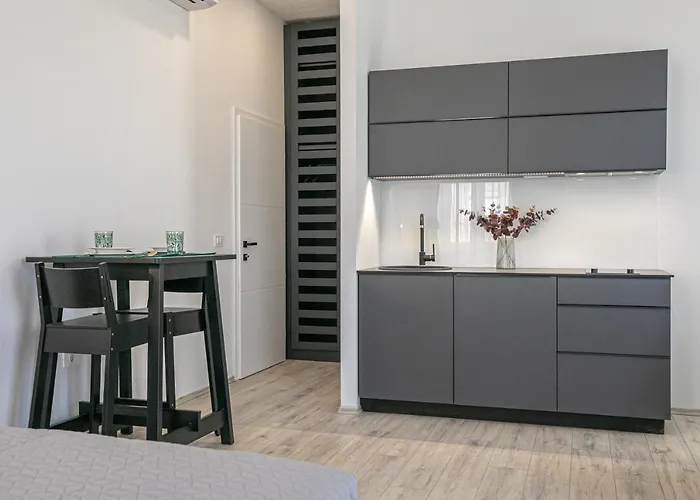 Deluxe Antonio * Pula