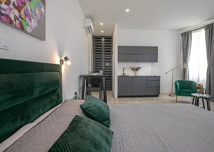 Deluxe Antonio * Pula